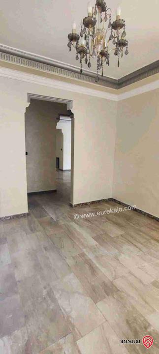 شقة طابق ثالث مساحة 200م للايجار في عمان - دير غبار