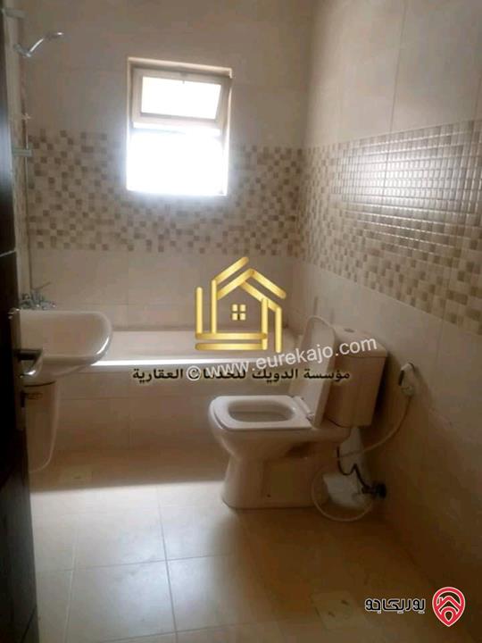 شقة فارغة طابق شبه ارضي مساحة 150م داخلي و 80م خارجي للإيجار في عمان - ضاحية الرشيد 