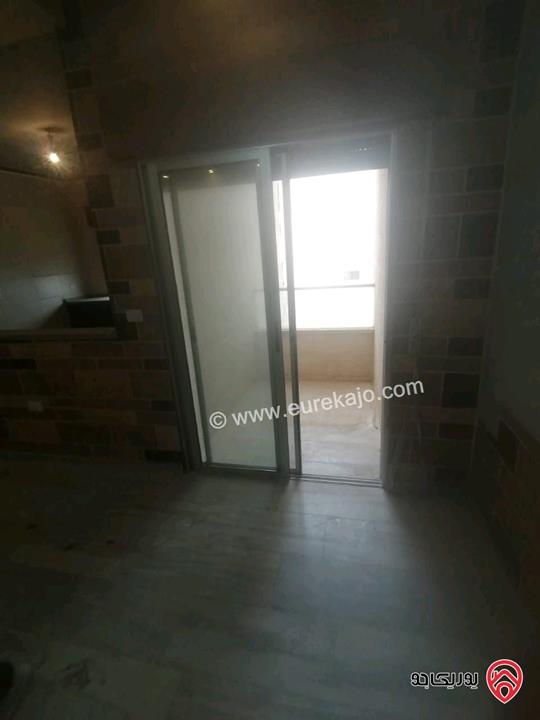 شقة مميزة طابق ثالث مساحة 92م للبيع في عمان - ابو نصير صحارى مول