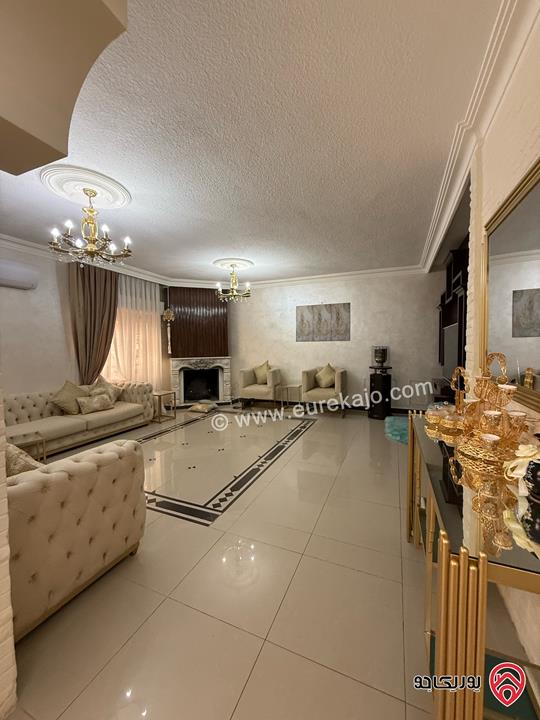 فيلا دوبلكس مساحة 300م على أرض 480م للبيع في مغاريب السلط 