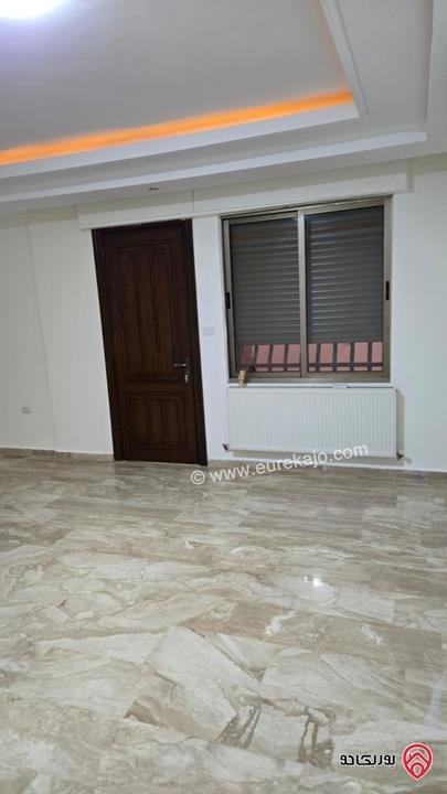 شقة شبه ارضية مساحة 200م داخلي و 100م خارجي للايجار في عمان - خلدا 