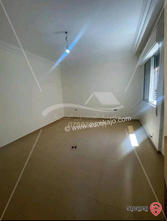 شقة فارغة مساحة 170م طابق ثالث للايجار في عمان - الرابية