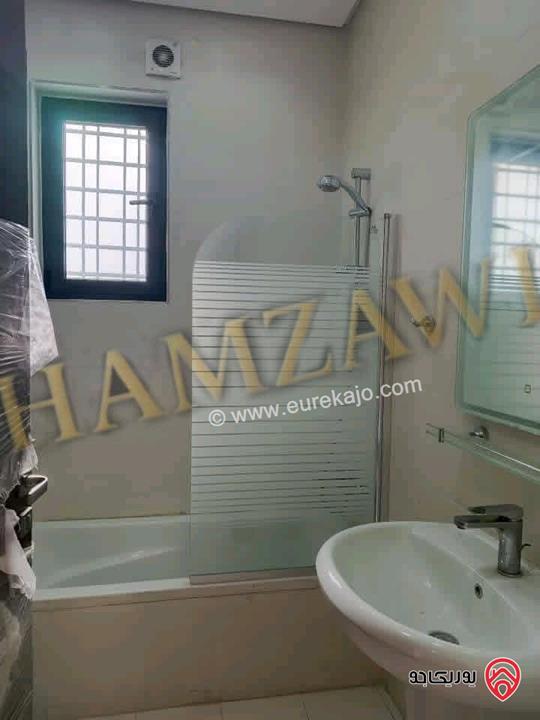 شقة دوبلكس أرضية مساحة 300م داخلي و 250م خارجي للايجار في عمان - حي الصحابة 