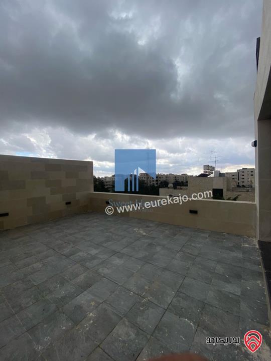 شقة فاخرة للبيع في عمان - الجندويل - قرب حديقة الوحدة طابق ثالث 200م مع روف 70م تشطيب سوبر ديلوكس