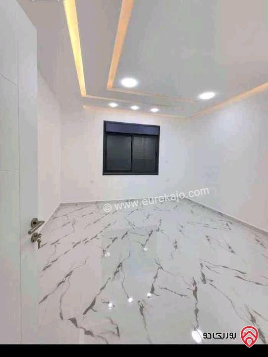 شقة طابق ثالث هندسي مساحة 140م اطلالة بحرية مع كراج تشطيب هايبر ديلوكس للبيع في العقبة - السكنية الخامسة