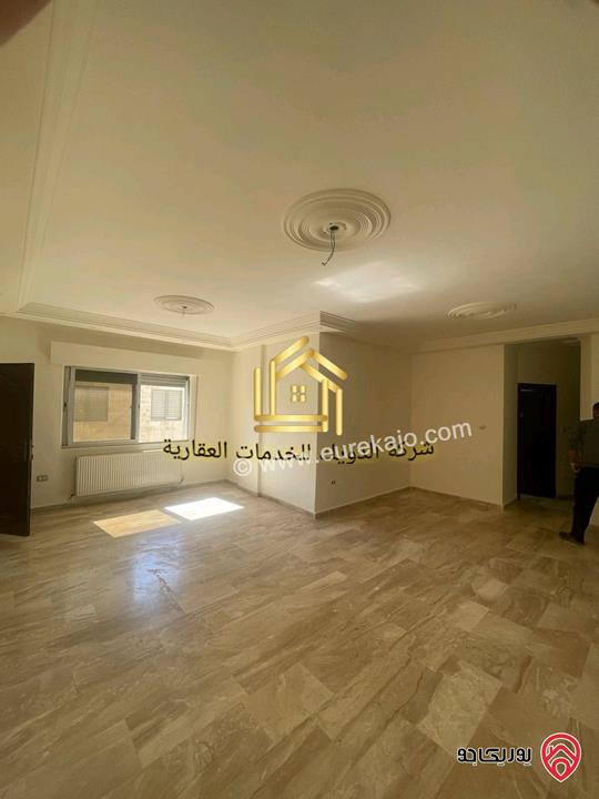 شقة فارغة طابق ثالث مساحة 180م للإيجار في عمان - الرابية