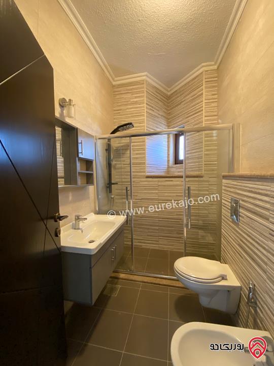 شقة مميزة جداً طابق ثاني مساحة 195م للبيع في عمان - منطقة ام أذينة 