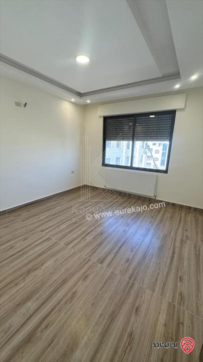 شقة فاخرة أرضية مساحة 202م داخلي و 40م خارجي للبيع في عمان - مرج الحمام