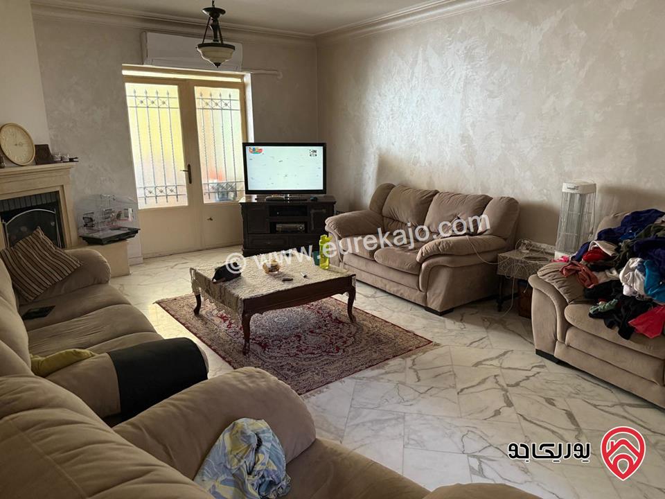 فيلا مساحة 700م على أرض 1073م للبيع في عمان - الجبيهة حي إبن عوف