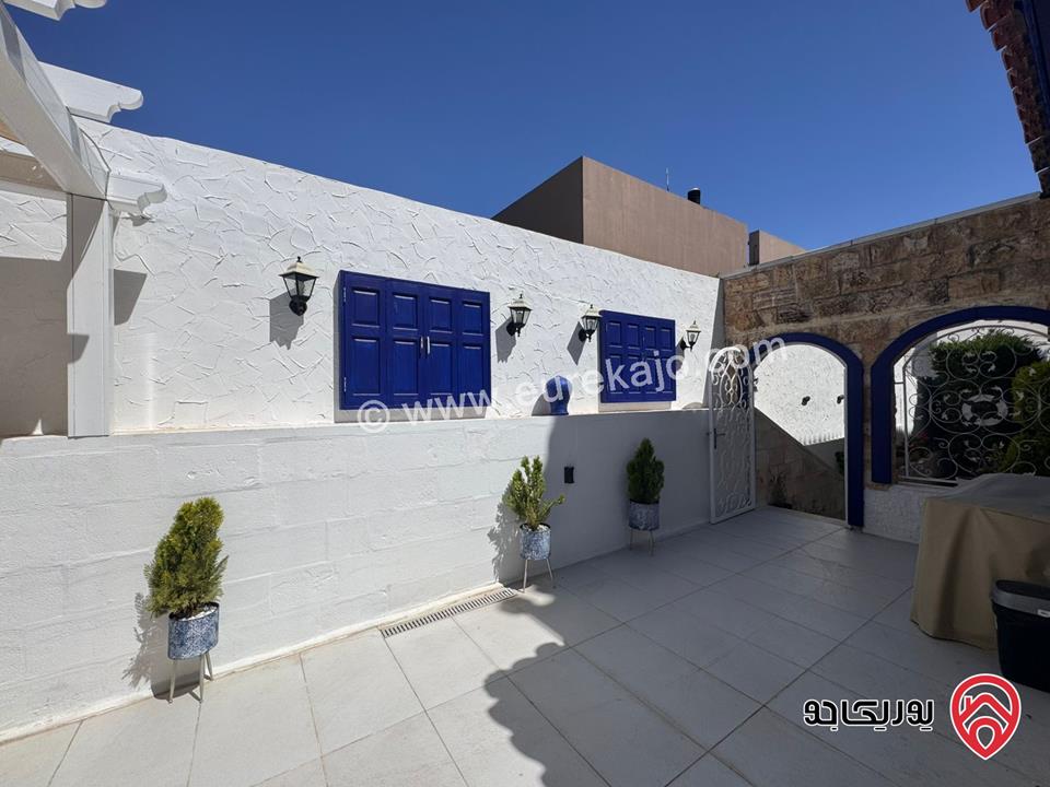 فيلا متلاصقة مفروشة للبيع في عمان - دابوق مساحة الارض 550م البناء 750م الحديقة 250م والترس 100م