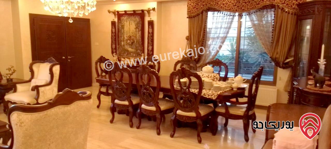 شقة أرضية مفروشة فخمة مساحة 220م مع حديقة كبيرة 350م و كراج و مدخل خاص للإيجار في عمان - الرابية