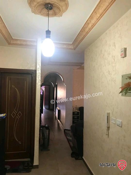شقة طابق أول مساحة 180م للبيع في عمان - ضاحية الرشيد خلف الجامعة الاردنية