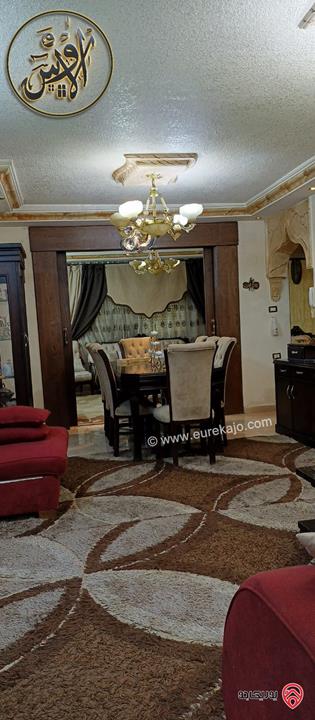 شقة طابق ارضي مساحة 150م للبيع في الزرقاء - جبل طارق