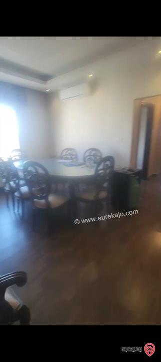 شقة طابق ثالث مع روف مساحة 175م مميزة للبيع في عمان - الرابية