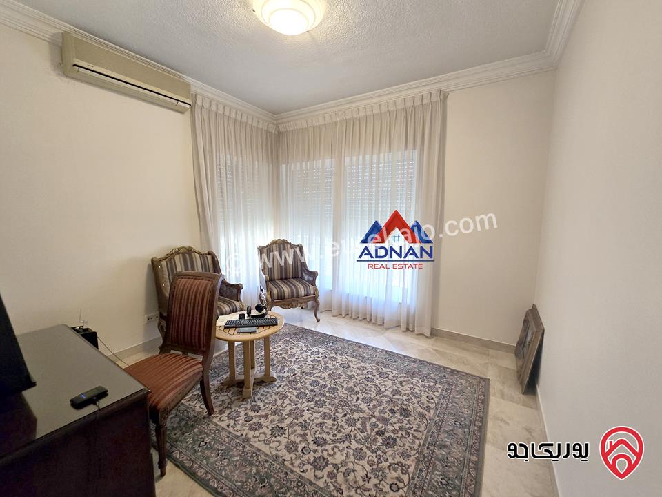 شقة طابقية مفروشة مساحة 400م للإيجار السنوي في عمان - الرابية