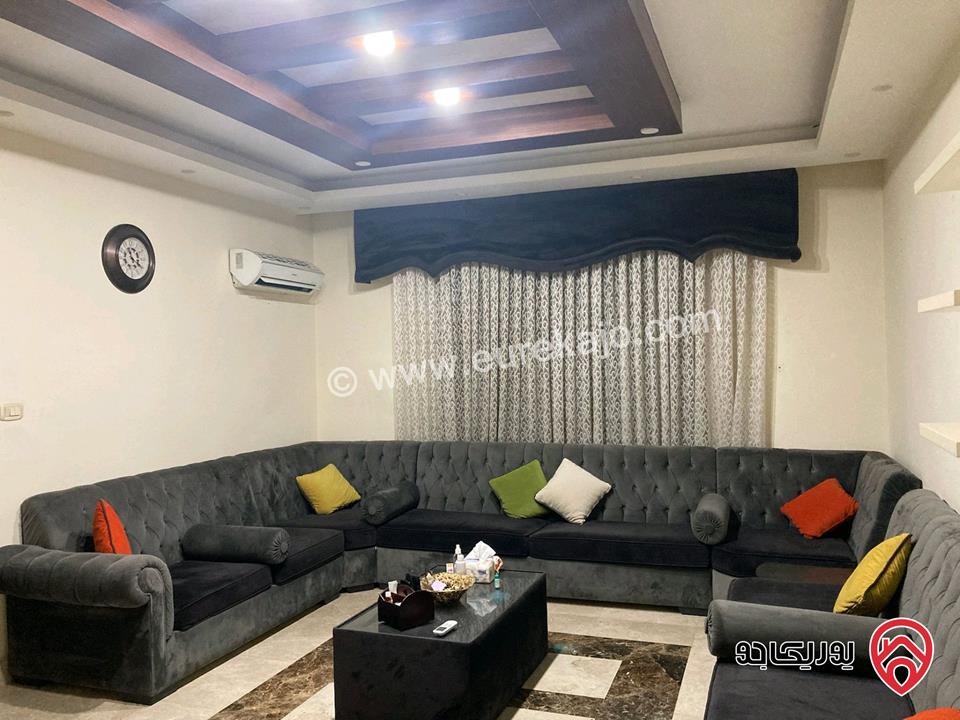 شقة مساحة 250م طابق أول للبيع في عمان - دير غبار 