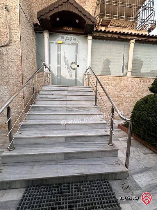 شقة أرضية مساحة 200م داخلي و 200 م خارجي للبيع في عمان - طبربور