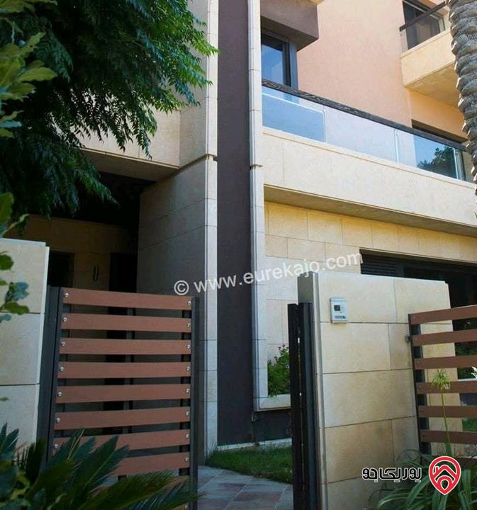 فيلا متلاصقة مساحة 708م على أرض 500م للبيع في عمان - الظهير 