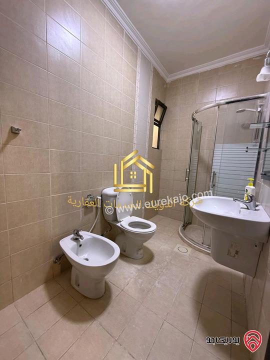 شقة فارغة طابق ثالث مساحة 195م للإيجار في عمان - دير غبار 