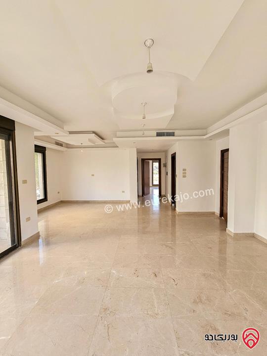 شقة سوبر ديلوكس جديدة - طابقية - مساحة 223م طابق أول للبيع في عمان - دير غبار