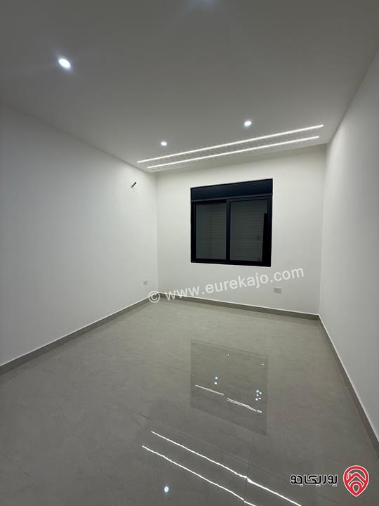 شقة طابق ارضي مساحة 145م مع ترس 80م سوبر ديلوكس للبيع في عمان - ضاحية الياسمين 