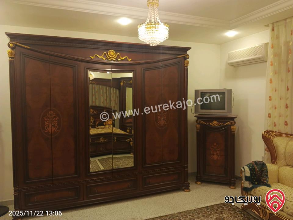 شقة طابقية مساحة 300م للبيع مفروشة في عمان - أم أذينة