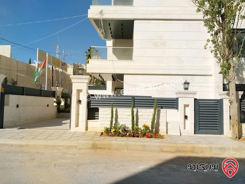 شقة أرضية مساحة 160م داخلي و 200م خارجي للبيع في عمان - ضاحية الامير راشد