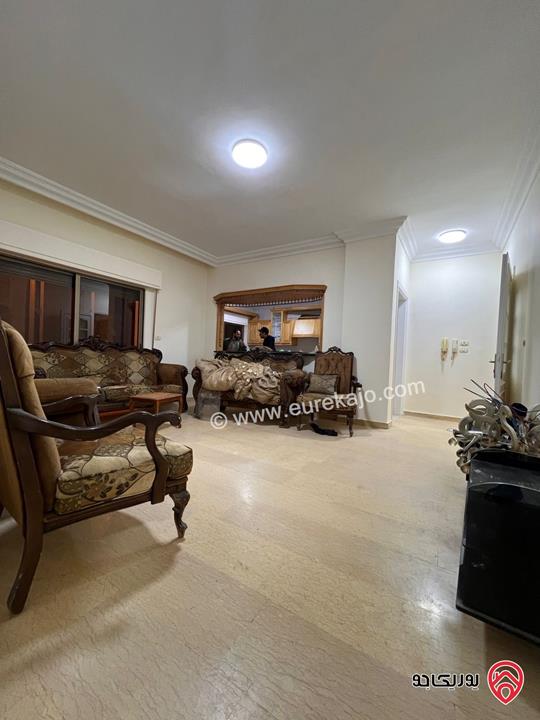 شقة أرضية مساحة 200م داخلي و 180م خارجي للايجار في عمان - السابع