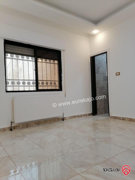 شقة فارغة تصلح لعرسان او عائلة صغيرة مساحة 95م للايجار في عمان - الرابية من المالك مباشرة