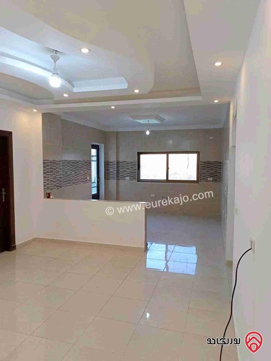 شقة طابق أول مساحة 150م للبيع في الزرقاء - البتراوي