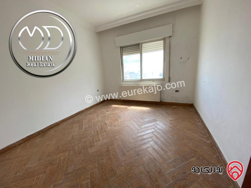 شقق للبيع طابق أخير مع روف في عمان - ضاحية الرشيد مساحات 220م & 240م مع تراسات امكانية الأقساط بأسعار مميزة