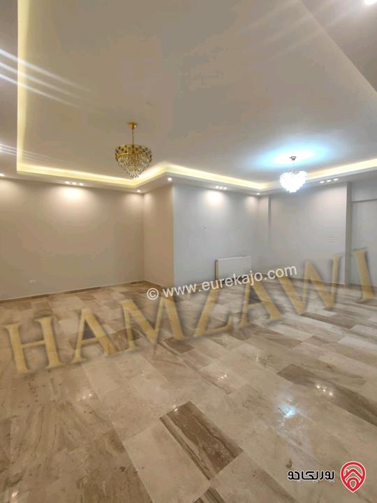 شقة شبه أرضية مساحة 220م داخلي و 80م خارجي للايجار في عمان - دير غبار 