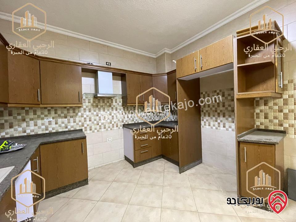 شقة فارغة أرضية مساحة 200م للايجار في عمان - الرابية