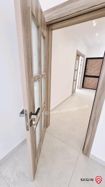 شقة مميزة أرضية مساحة 225م للبيع في عمان - الجبيهة 