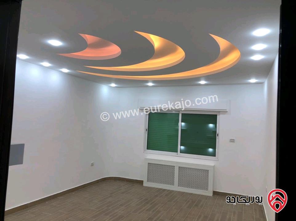 فيلا فخمة مساحة البناء 550م على أرض 984م للبيع في عمان - مرج الحمام