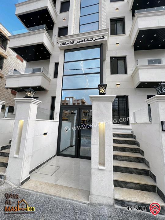 شقة مميزة طابق ثاني مساحة 120م للبيع بالاقساط في عمان - الجبيهة 