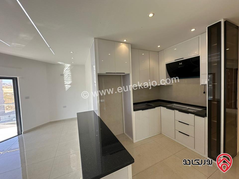 شقة دوبلكس طابق ثالث مع روف مساحة 160م للبيع في عمان - الجبيهة حي المنصور من المالك كاش او اقساط