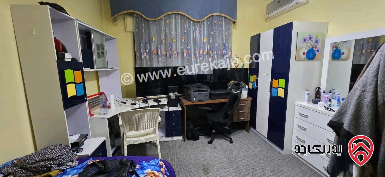 شقة فاخرة طابق ثالث مساحة 180م مع الأثاث كامل للبيع في عمان - الرابية 