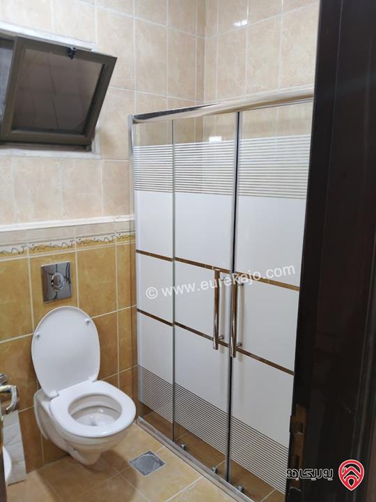 شقة أرضية فاخرة مساحة 300م داخلي و 300م خارجي للايجار في عمان - عبدون