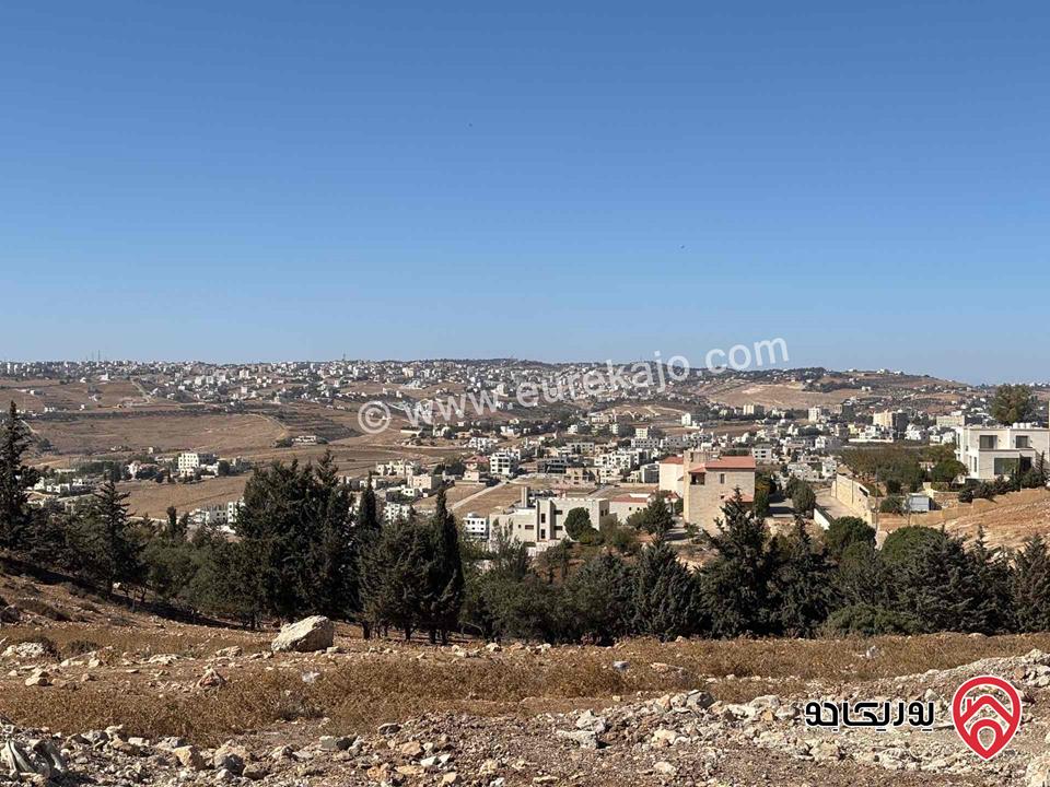 أراضي سكنية مكونة من 15 قطعة المساحات من 1000م - 1100م للبيع في السلط - السرو على اجمل تلال السرو بإطلالة رائعة على عمان والسلط