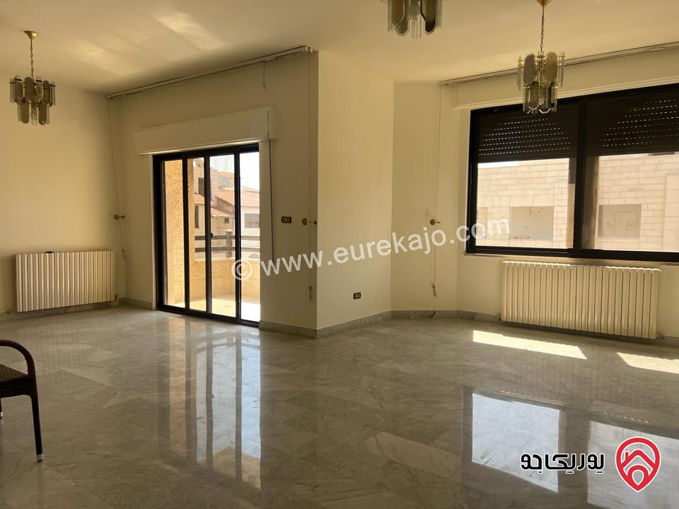 فيلا مساحة 1200م على أرض 800م للبيع في عمان - دابوق 