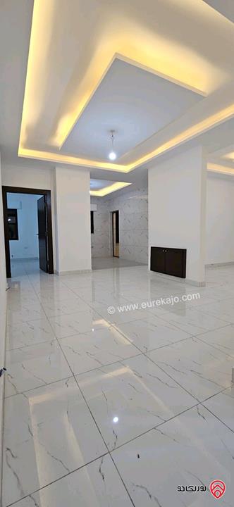 شقة جديدة لم تسكن طابق ثالث مع مصعد مساحة 115م للإيجار في عمان - ضاحية الياسمين 