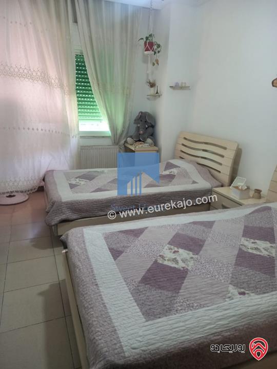 شقة طابقية طابق ثالث 230م للبيع في عمان - أم السماق