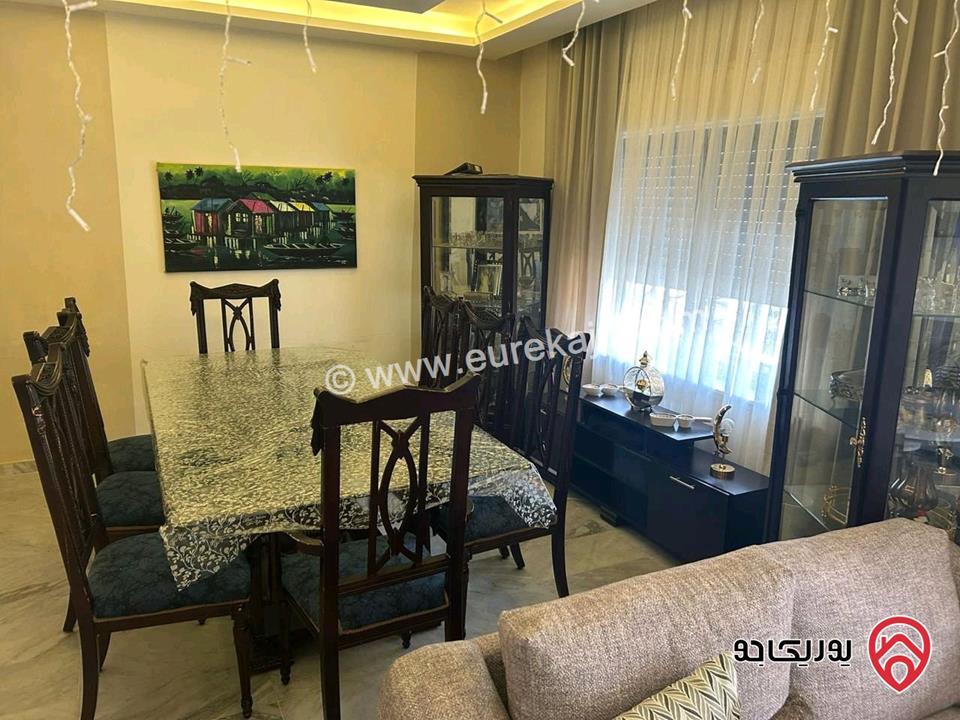 شقة مساحة 185م طابق رابع للبيع مفروشة في عمان - الشميساني قرب فندق برادايس مجددة بالكامل 