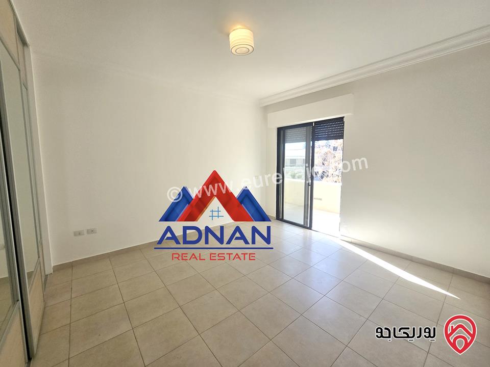 فيلا فخمة متلاصقة مساحة 650م على أرض 500م للايجار في عمان - عبدون