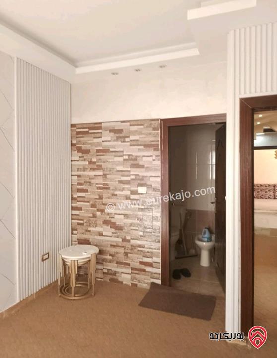 شقة طابق أول مساحة 115م مدخلين للشقة للبيع في عمان - الجبيهة ام زويتينه 