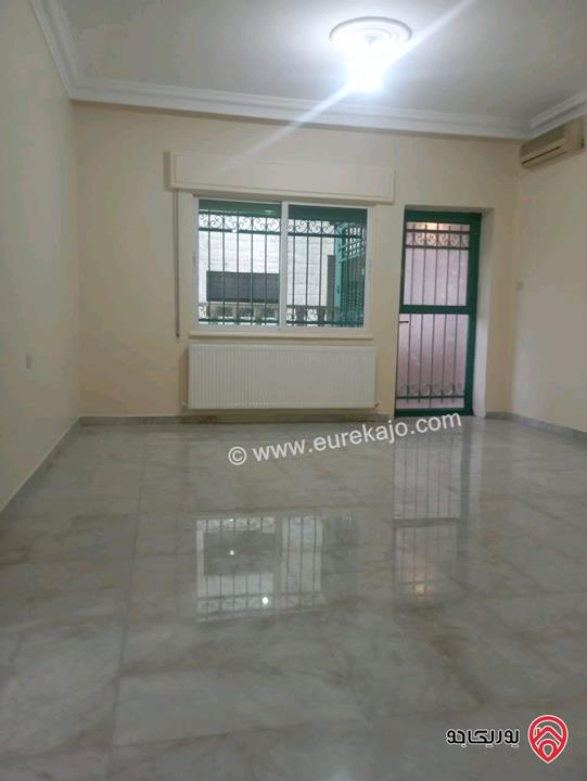 شقة ارضية مساحة 231م داخلي و حديقة وتراسات 250م للبيع في عمان - الجاردنز