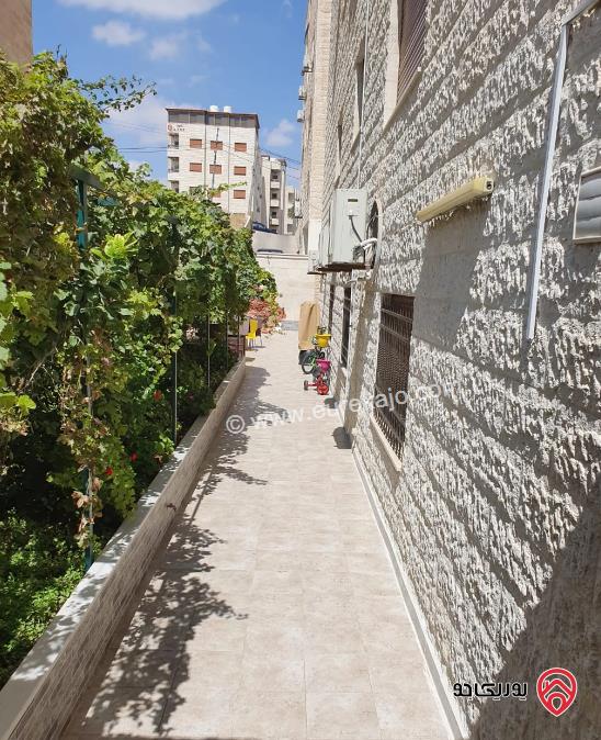 شقة مساحة 220م طابق أرضي للبيع في الجبيهة 
