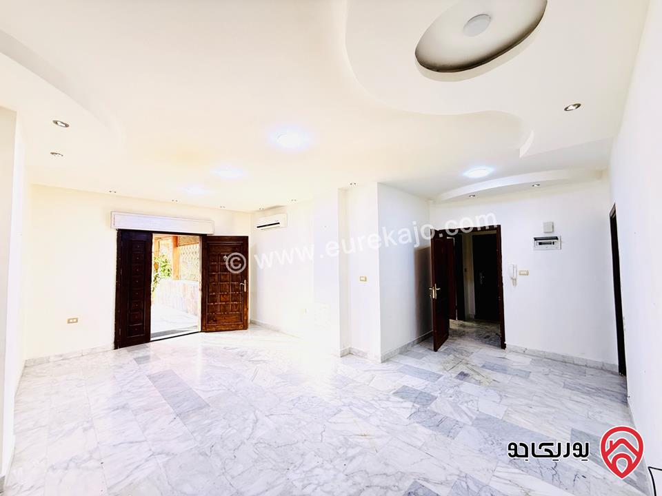 شقة ارضية مساحة 170م داخلي و 35م خارجي للبيع في عمان - طبربور 