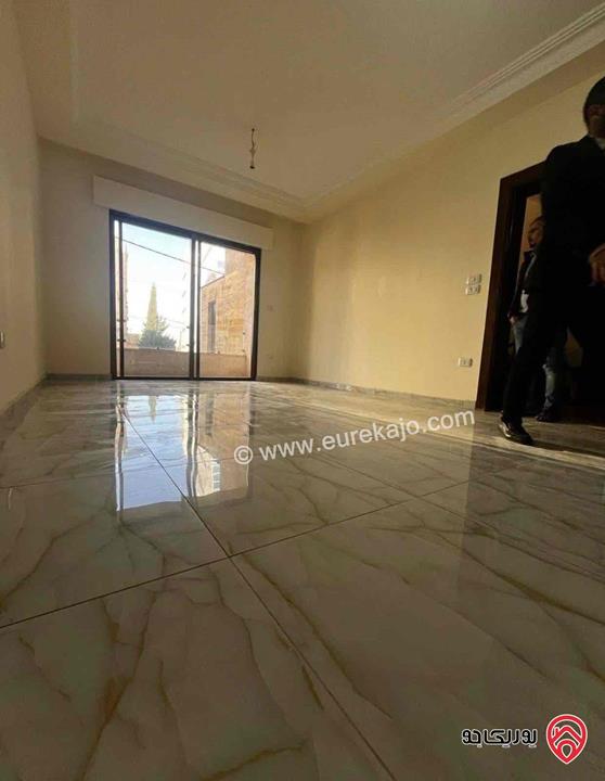 شقة طابق أرضي معلق مساحة 130م للايجار في عمان - خلدا